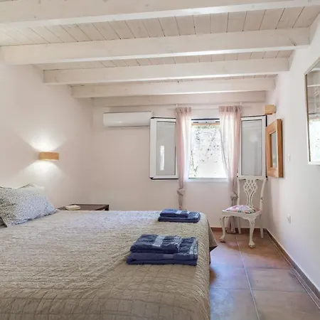 Lily's Garden House * Corfu (city)